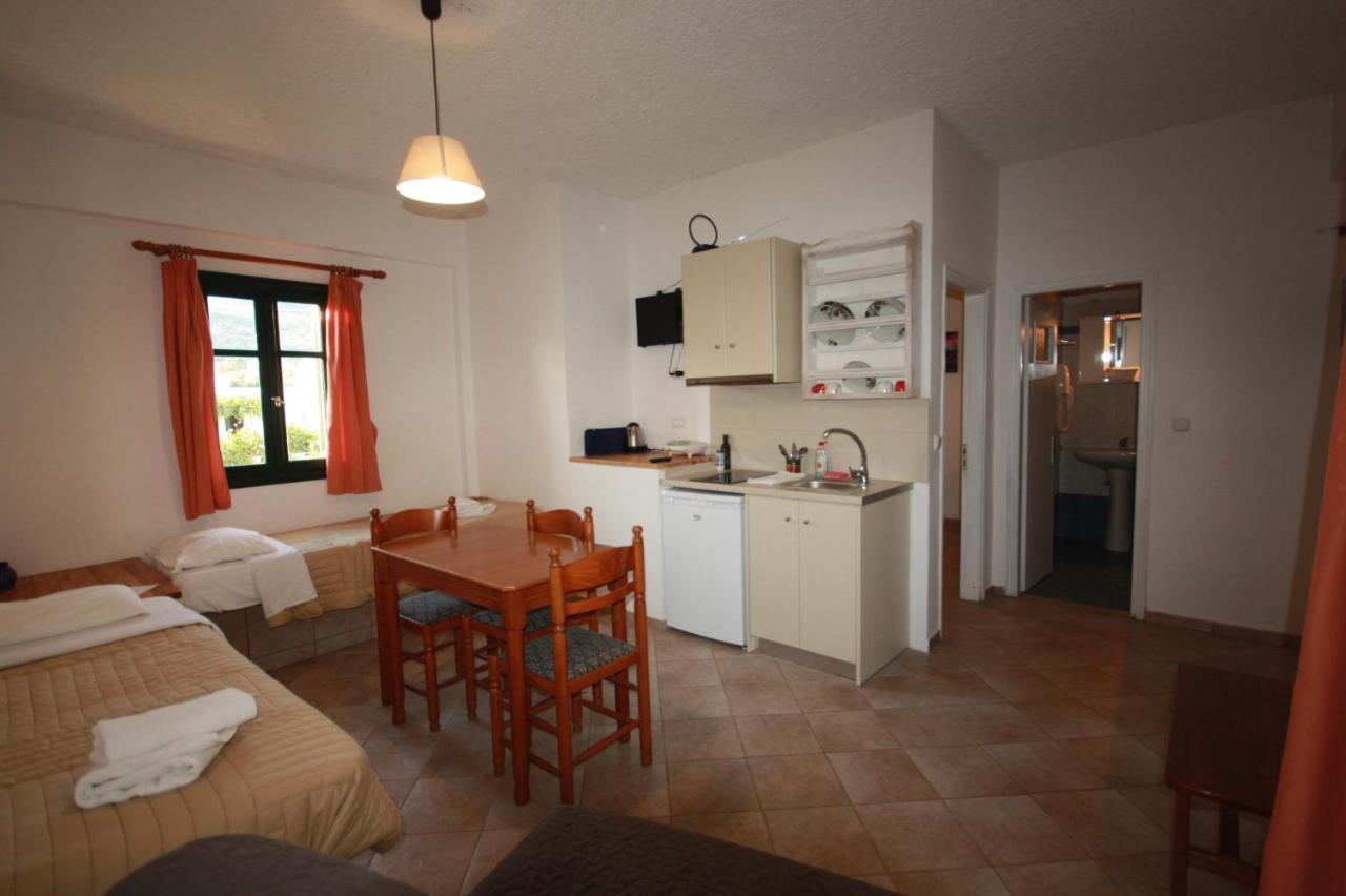 Cyclades Beach Apartments Chrisopigi  外观 照片