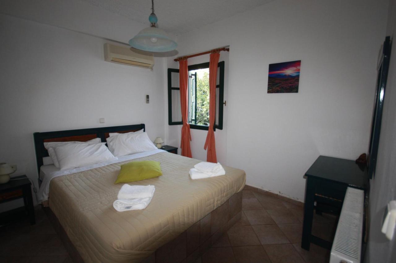 Cyclades Beach Apartments Chrisopigi  外观 照片