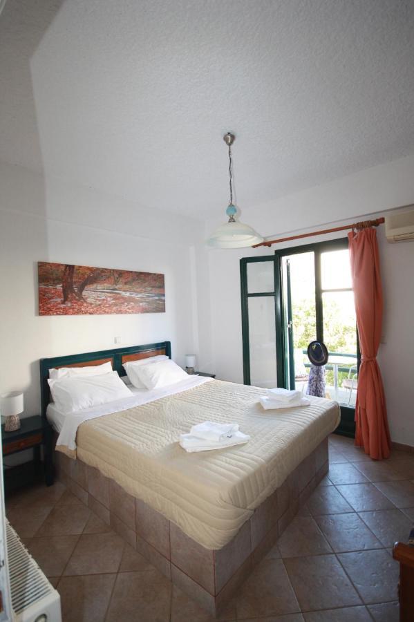 Cyclades Beach Apartments Chrisopigi  外观 照片